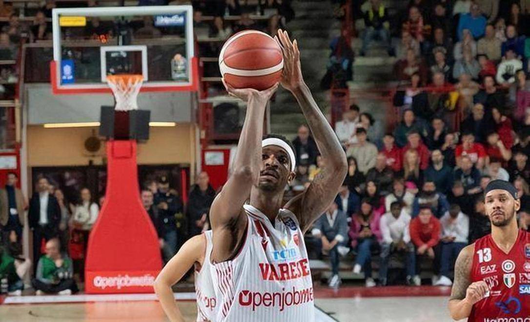 前太阳内线转战法甲！表现欠佳引关注