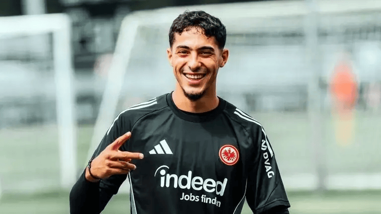 德甲焦点战：卫冕冠军迎战雄鹰！勒沃库森VS法兰克福