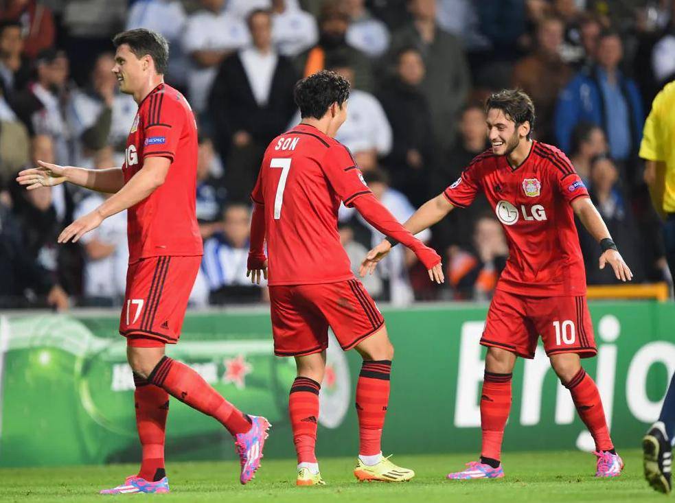 足坛冷门一夜！意甲冠军0-1爆冷，国米1-0登顶榜首，勒沃库森4-3险胜